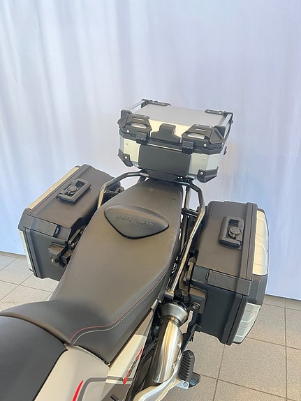 Moto Guzzi V85 TT Travel 11 of 11