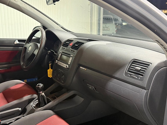 Volkswagen Golf V 10 of 14