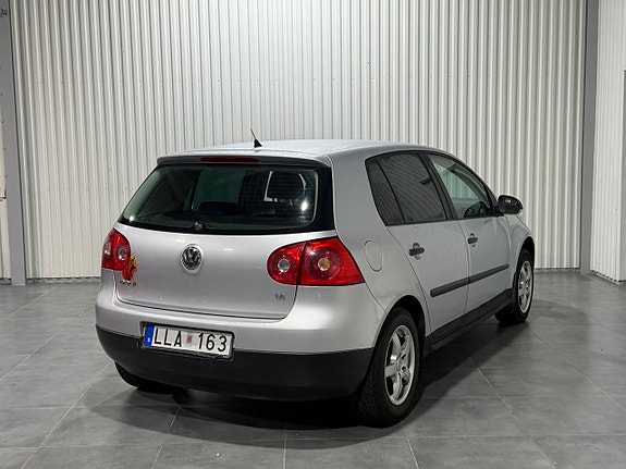 Volkswagen Golf V 5 of 14