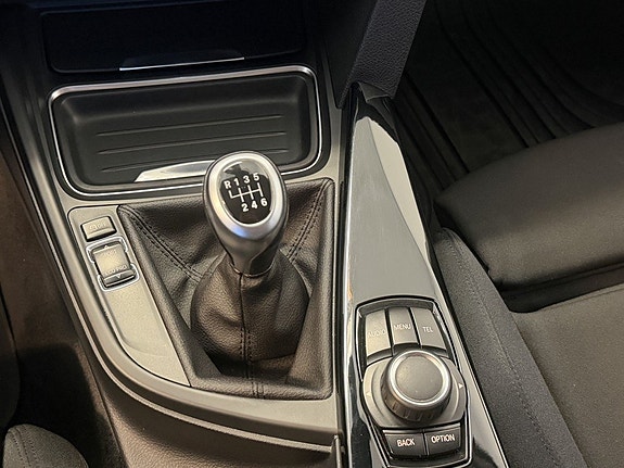 BMW 320d 15 of 18