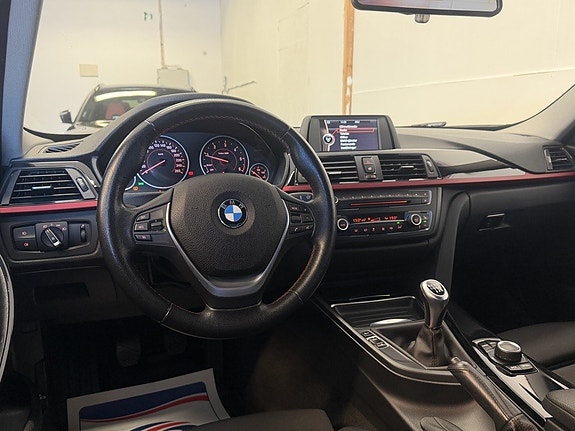 BMW 320d 12 of 18