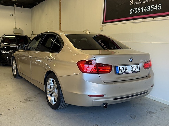 BMW 320d 8 of 18
