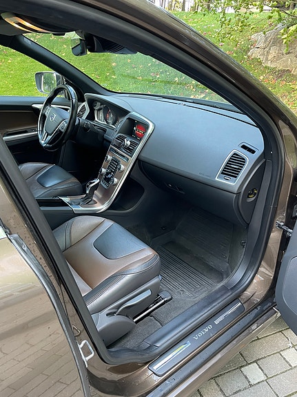 Volvo XC60 7 of 12