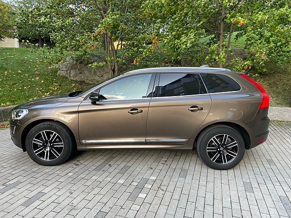 Volvo XC60 5 of 12