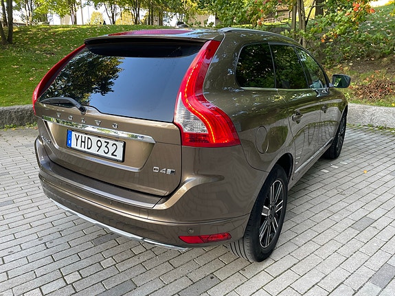 Volvo XC60 4 of 12