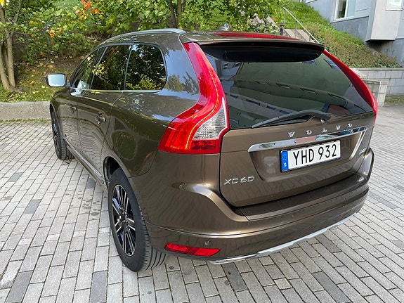 Volvo XC60 3 of 12