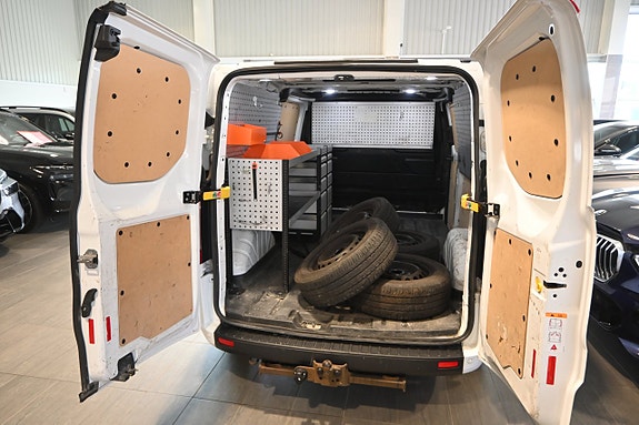 Ford Transit Custom 12 of 19