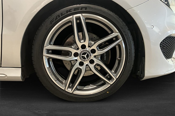 Mercedes-Benz B200 d 5 of 5