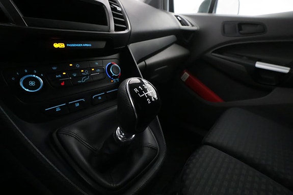 Ford Transit Connect 13 of 23