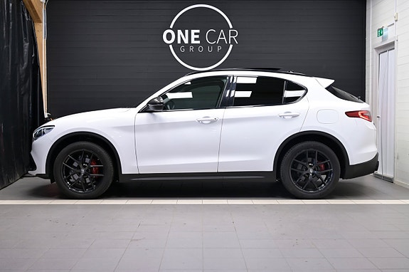 Alfa Romeo Stelvio 4 of 5