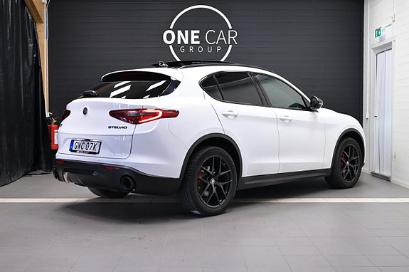 Alfa Romeo Stelvio 5 of 5