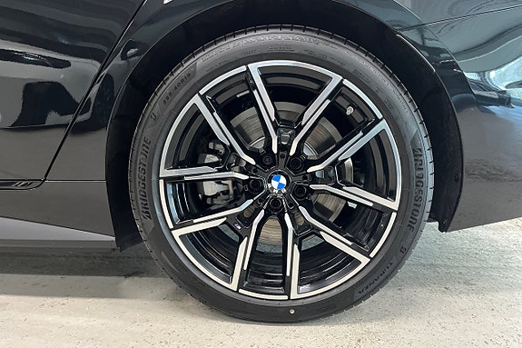 BMW i4 14 of 18