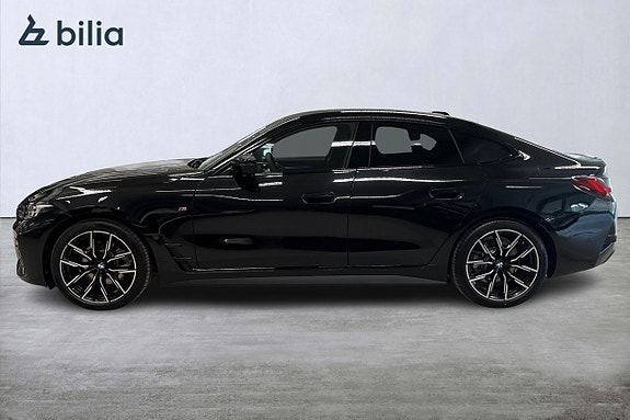 BMW i4 3 of 18
