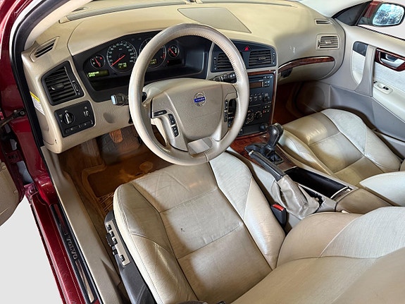 Volvo V70 9 of 13