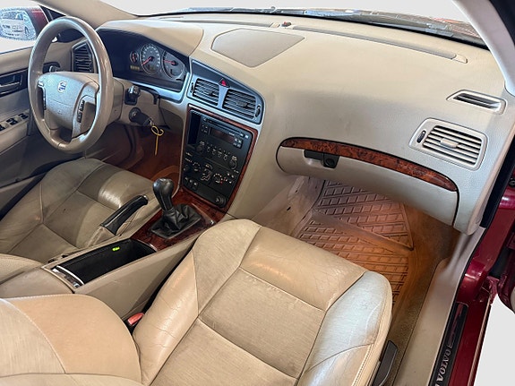 Volvo V70 12 of 13