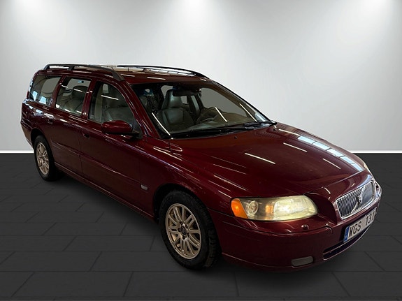 Volvo V70 4 of 5