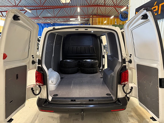Volkswagen Transporter 13 of 15