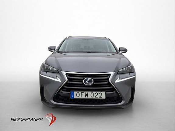 Lexus NX300h 2 of 5