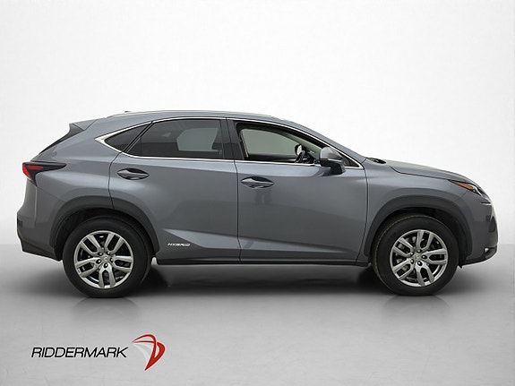Lexus NX300h 9 of 30