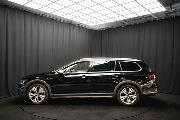 Volkswagen Passat Alltrack 9 of 21