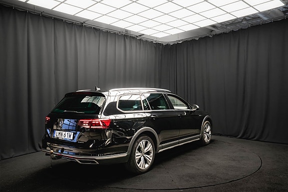Volkswagen Passat Alltrack 6 of 21