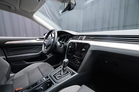 Volkswagen Passat Alltrack 18 of 21