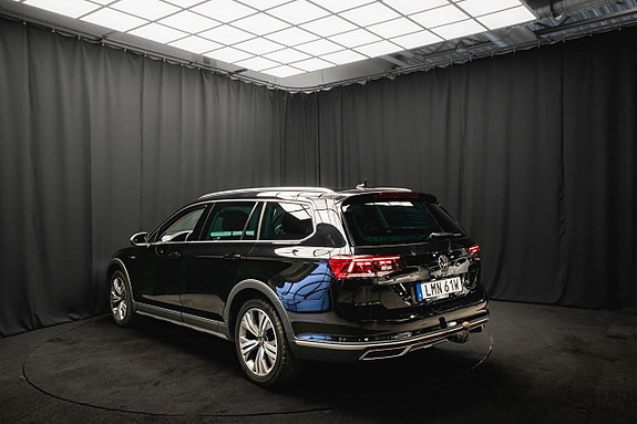 Volkswagen Passat Alltrack 8 of 21