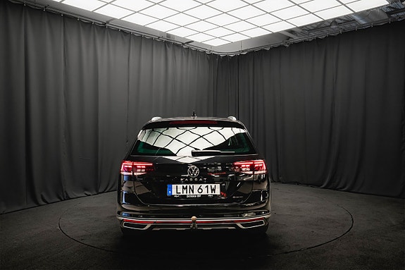 Volkswagen Passat Alltrack 7 of 21