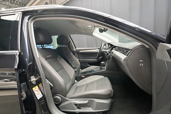Volkswagen Passat Alltrack 19 of 21