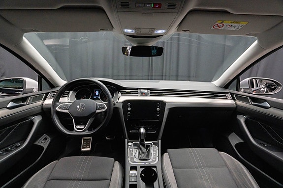 Volkswagen Passat Alltrack 12 of 21