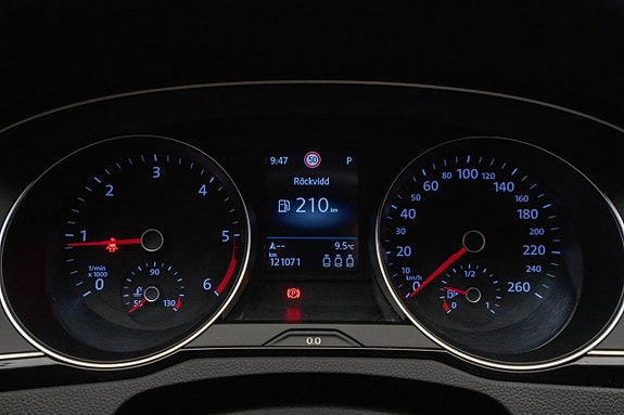 Volkswagen Passat Alltrack 17 of 21