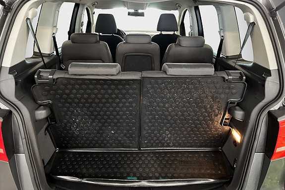 Volkswagen Touran 25 of 25
