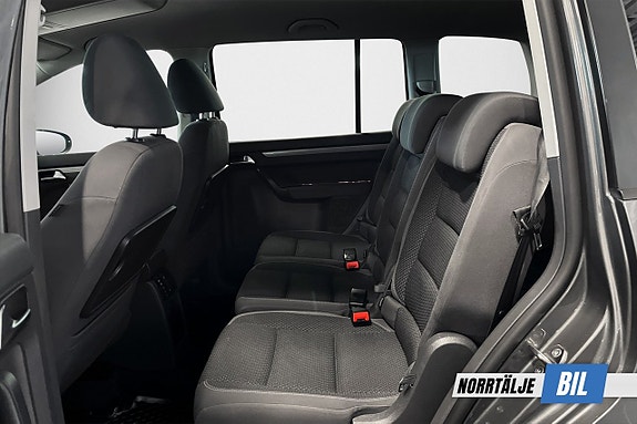 Volkswagen Touran 13 of 25