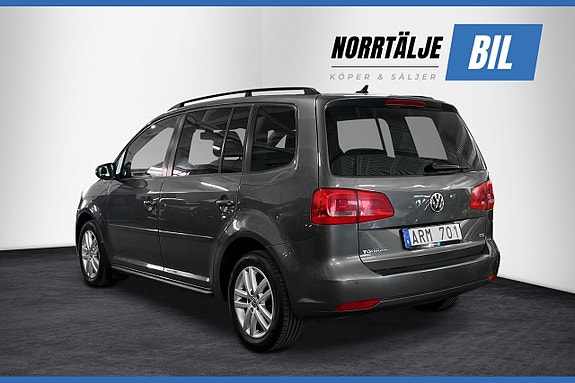 Volkswagen Touran 4 of 5