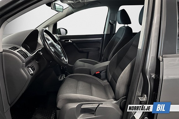 Volkswagen Touran 8 of 25