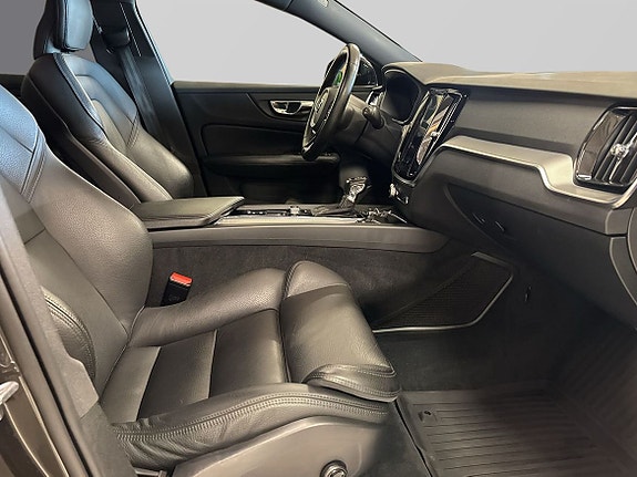 Volvo V60 7 of 11