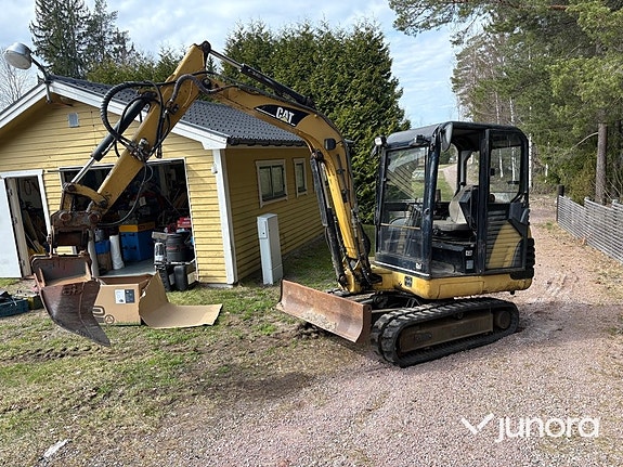 Minigrävare - Caterpillar 302.5 med tillbehör