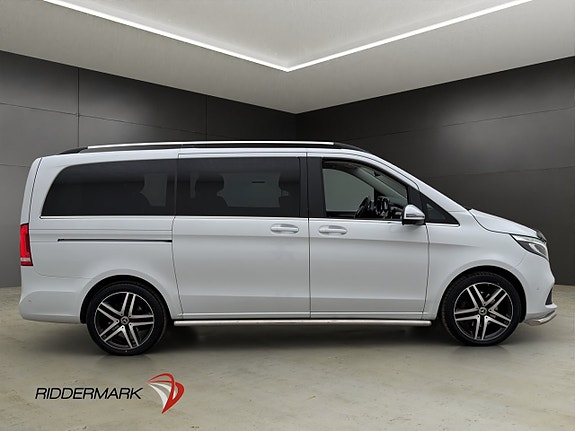 Mercedes-Benz V300 d 3 of 5