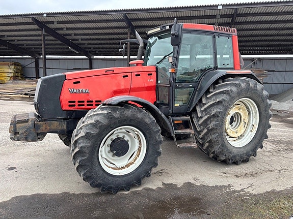 Traktor Valtra 8550-4
