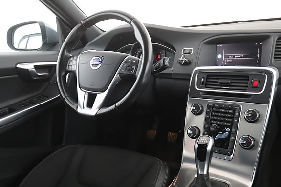 Volvo V60 13 of 30