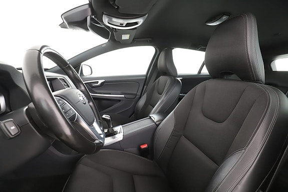 Volvo V60 10 of 30