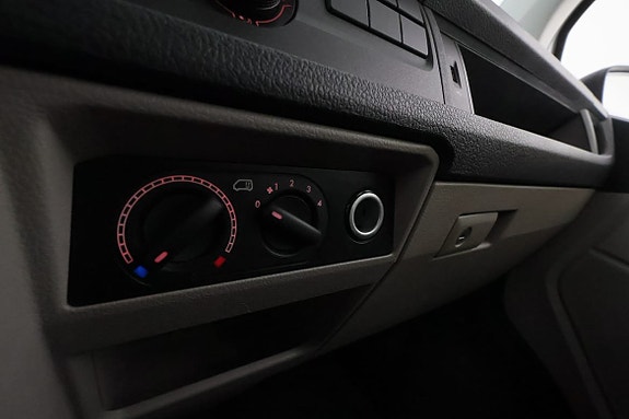 Volkswagen Transporter 20 of 27