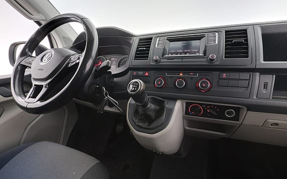 Volkswagen Transporter 12 of 27