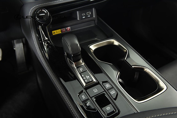 Lexus NX450h+ 13 of 20