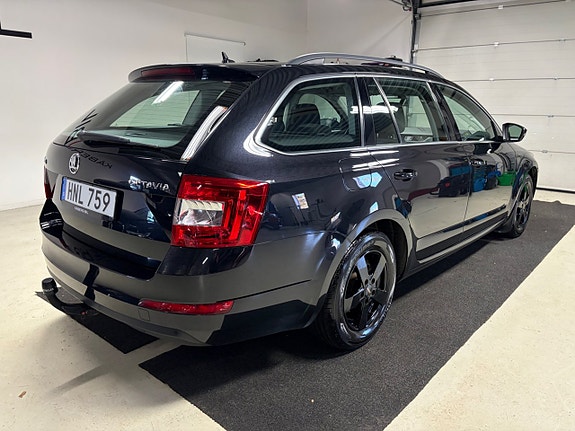 Skoda Octavia 3 of 5
