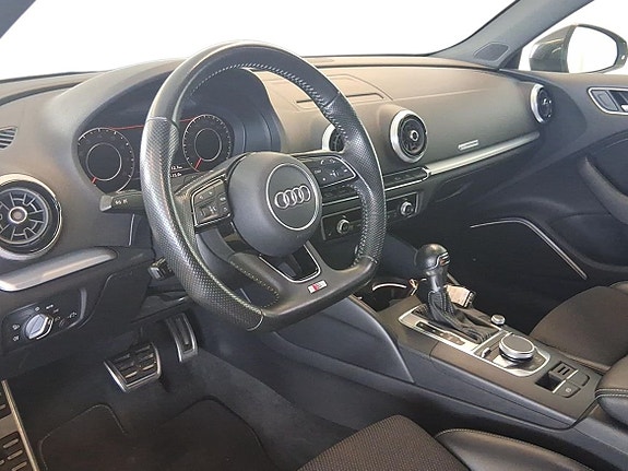 Audi A3 10 of 21