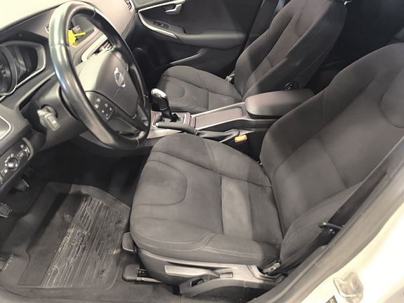 Volvo V40 6 of 10