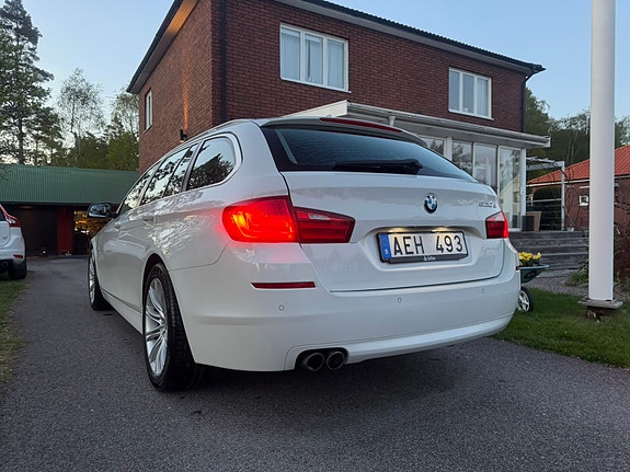 BMW 520d 3 of 5