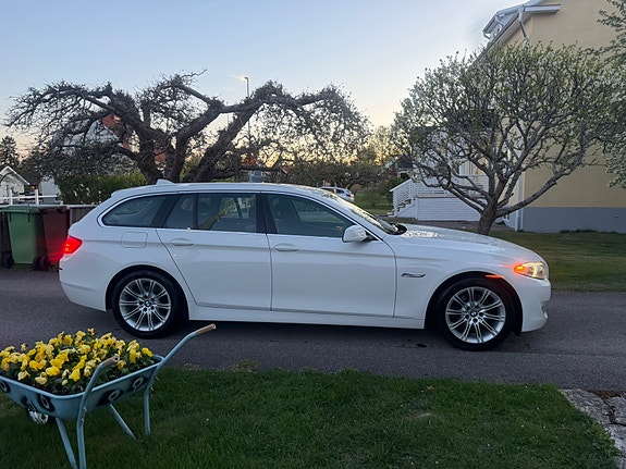 BMW 520d 4 of 5