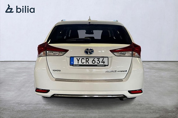 Toyota Auris 5 of 5